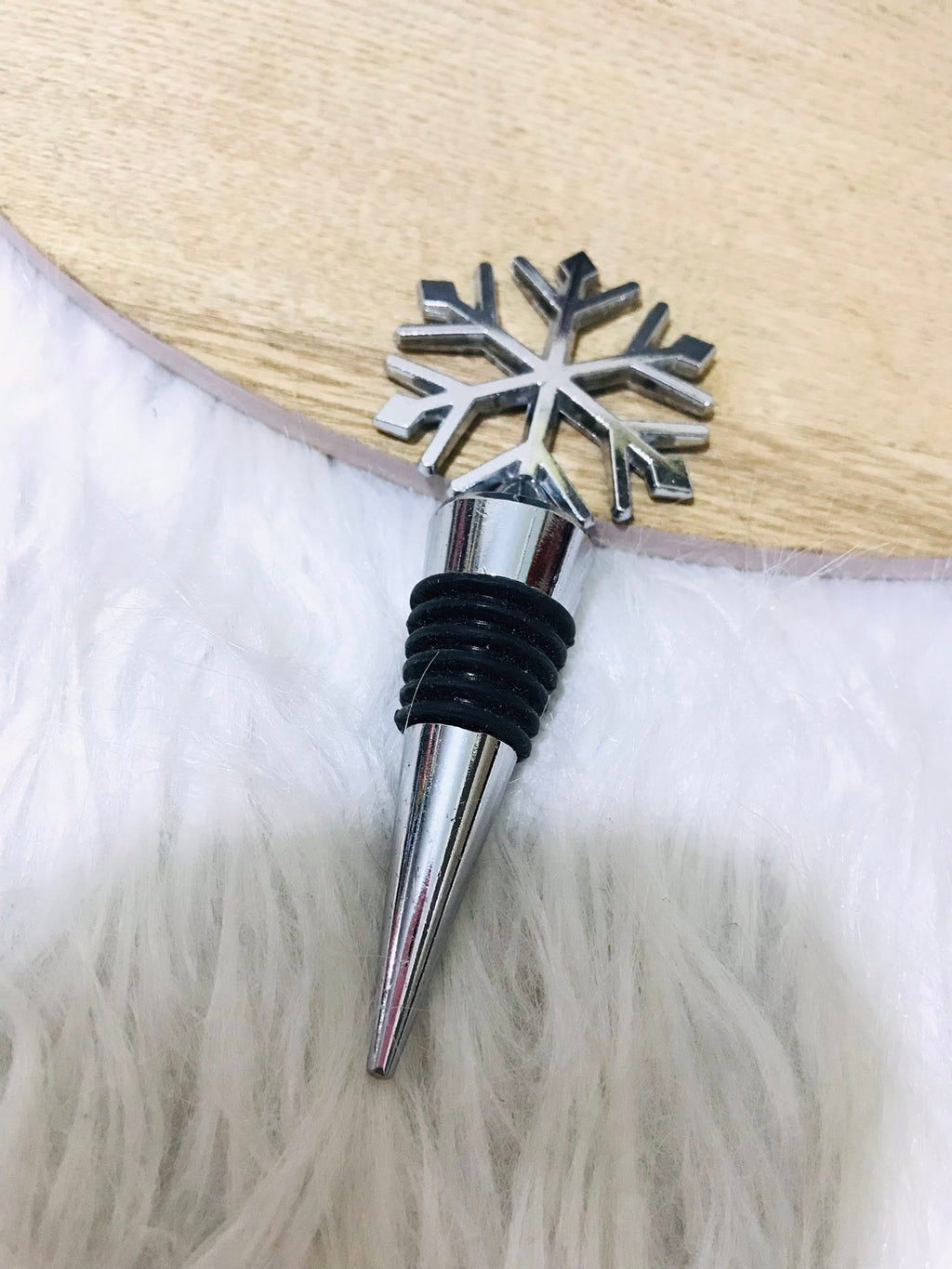 Elegant Snowflake Bottle Stopper & Saver